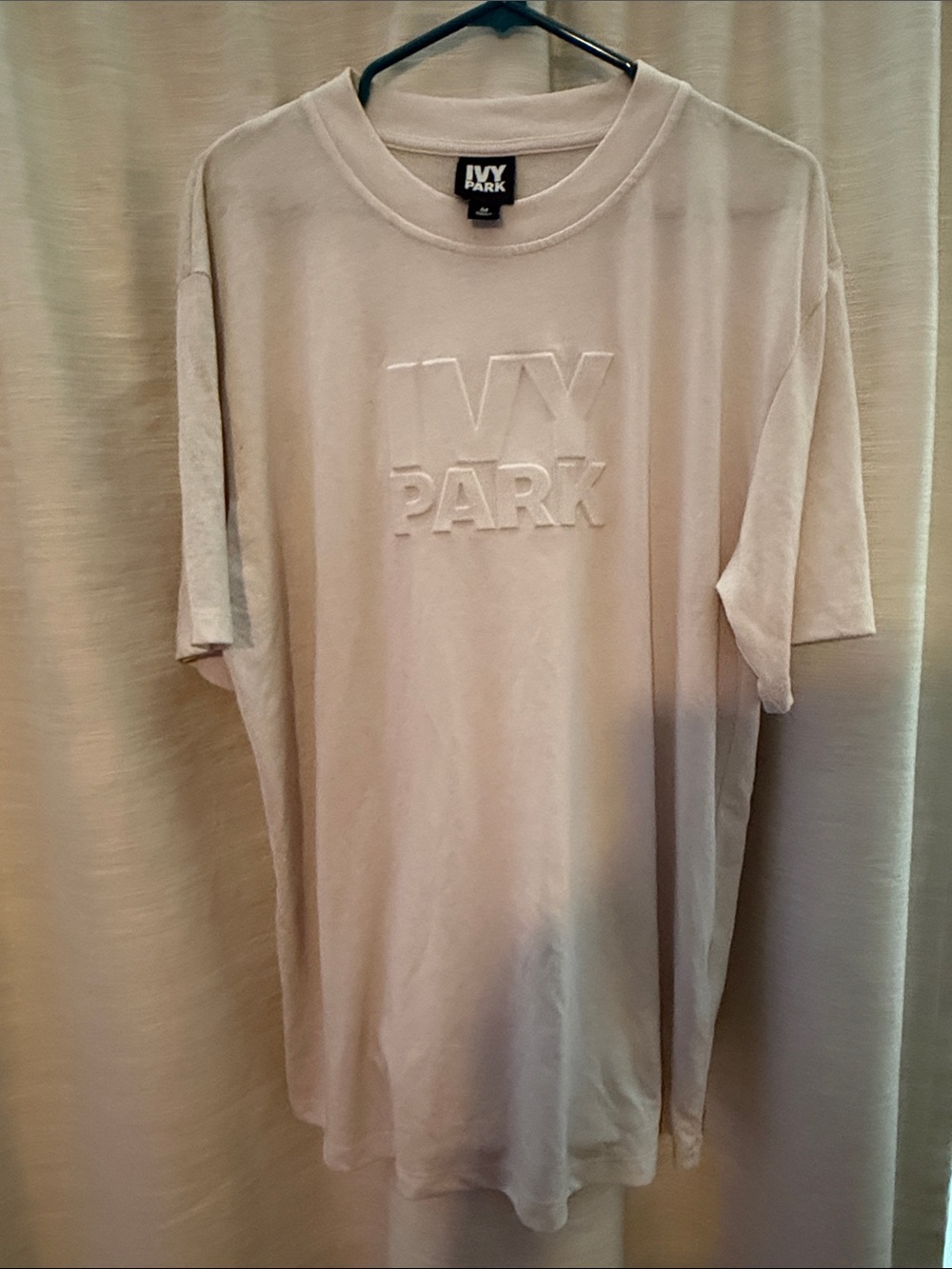 IVY PARK Cream Embossed Logo Short Sleeve Tee - Medium